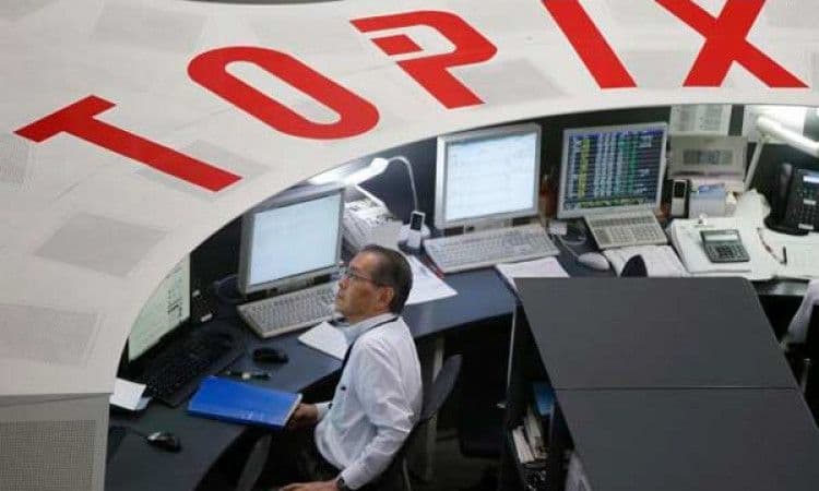 Indeks Nikkei Merosot 1,36 Persen