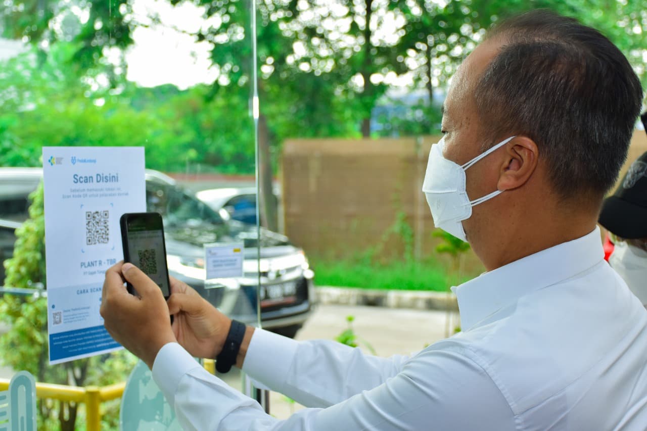 Kemenperin Wajibkan Industri Beroperasi Penuh Pakai Aplikasi PeduliLindungi