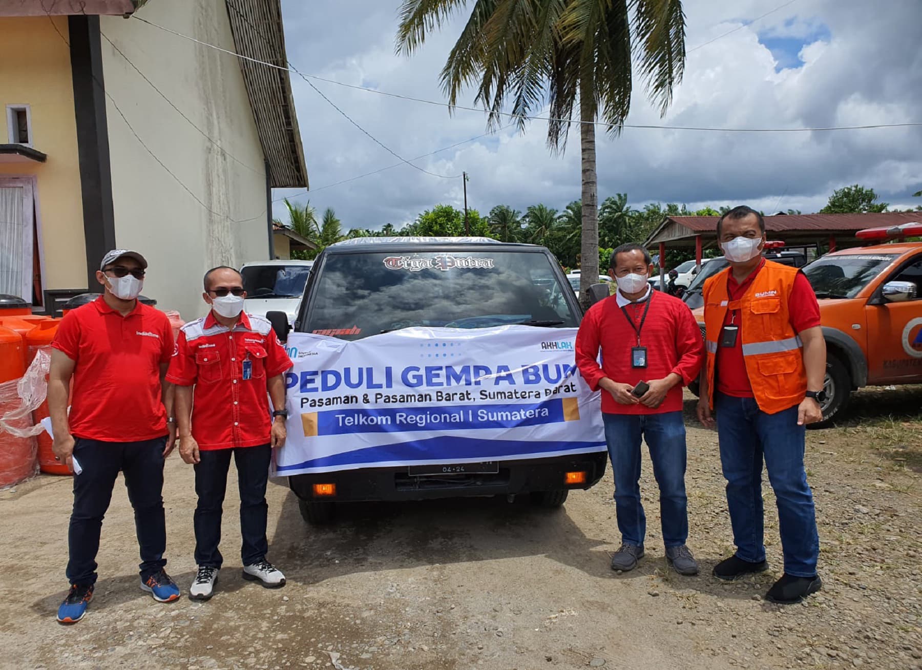 TLKM Salurkan Bantuan untuk Korban Gempa Bumi di Pasaman Barat