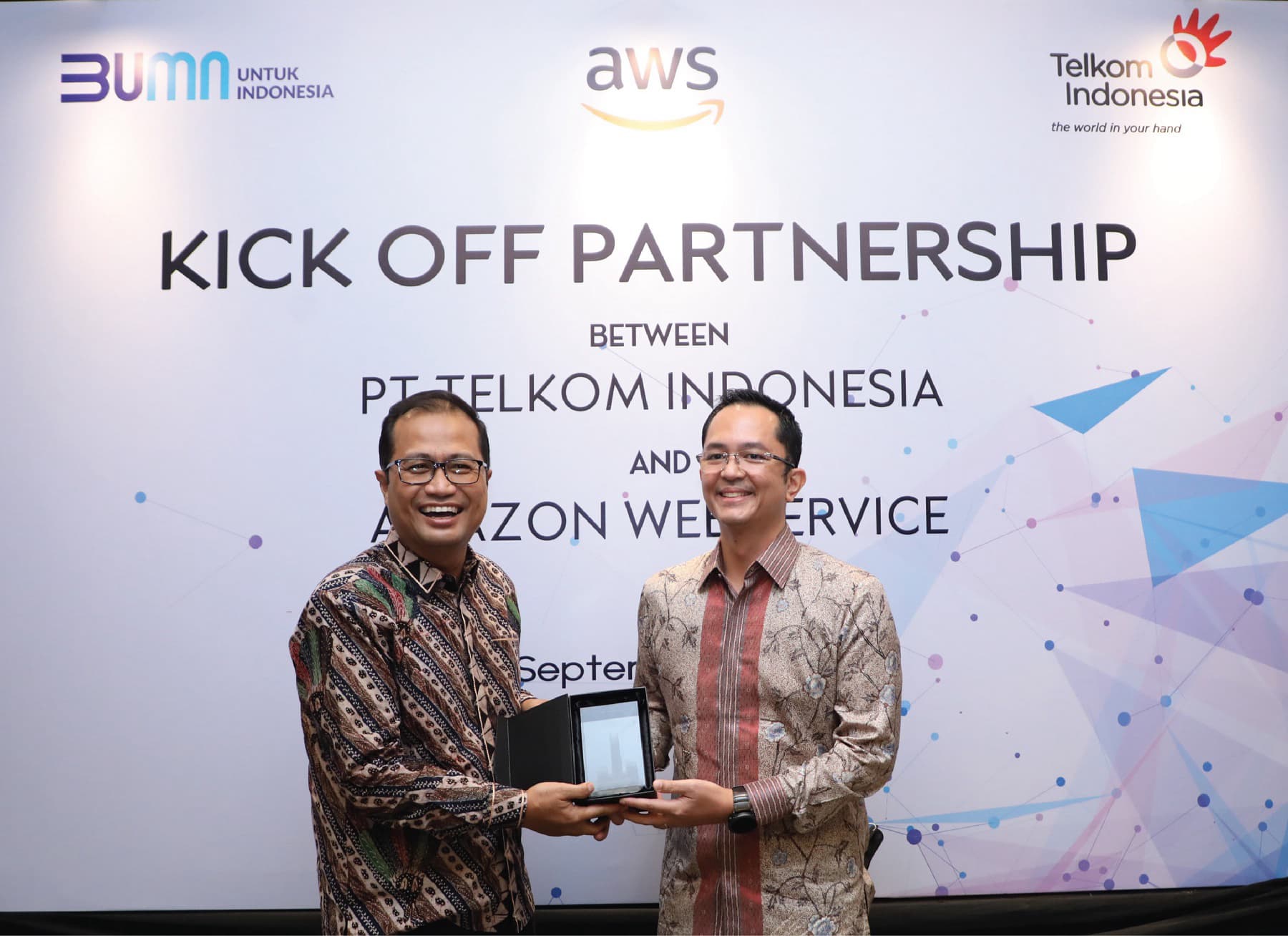 Perkuat Posisi B2B IT Services Provider, TLKM Gandeng Amazon Web Services