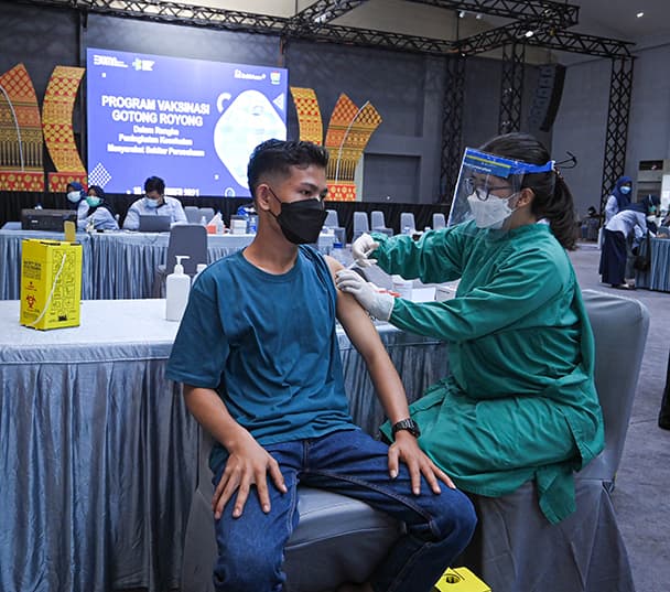 PTBA Gelar Vaksinasi Gratis untuk Ribuan Warga Tanjung Enim