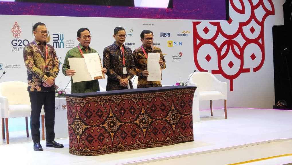 PTBA Siap Kembangkan PLTS di Area Pabrik SIG