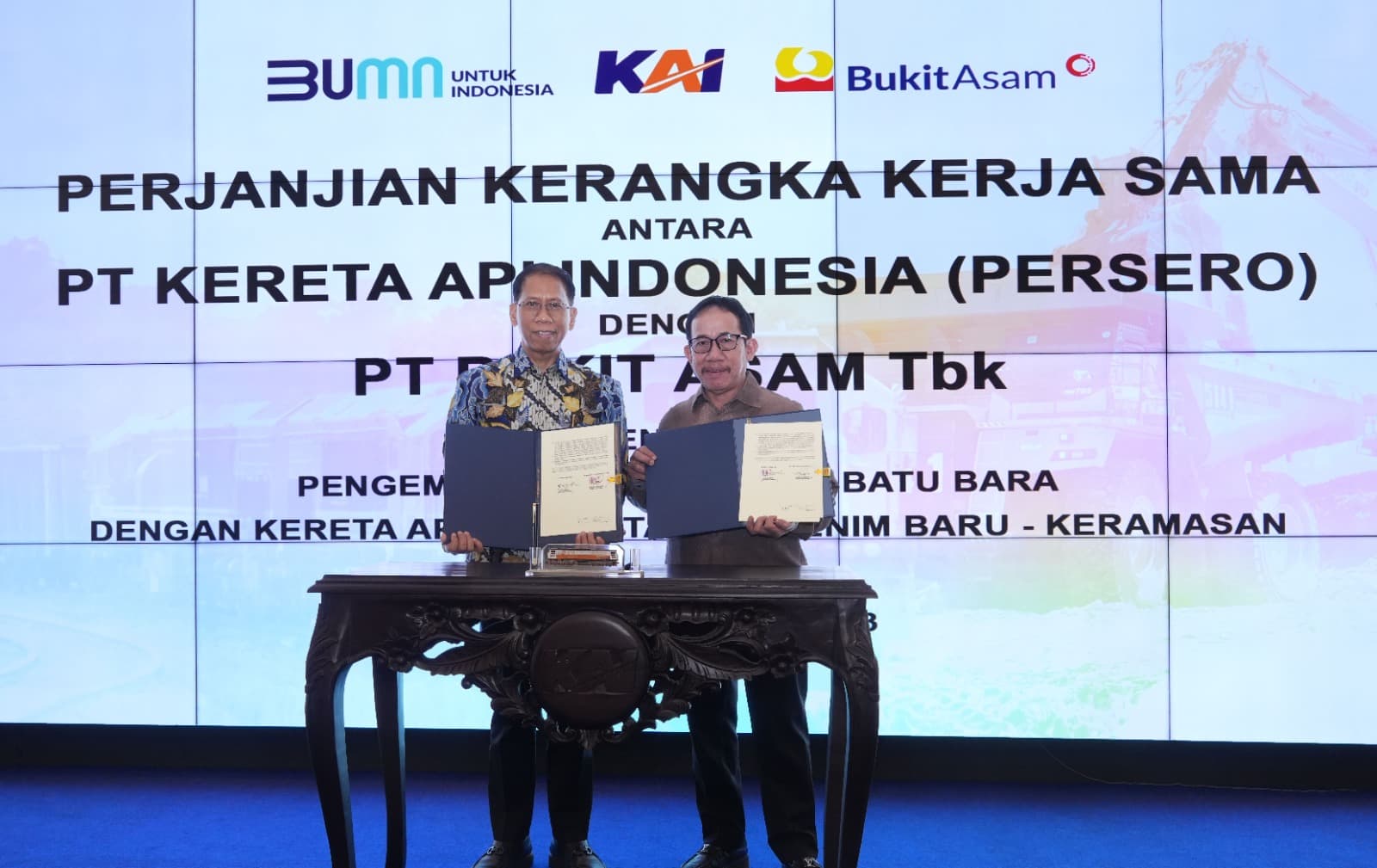 KAI dan PTBA Tanda Tangani Perjanjian Angkutan Batu Bara