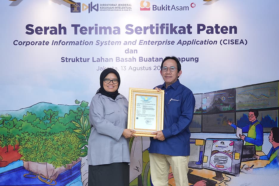 PTBA Terima Hak Paten untuk Aplikasi CISEA dan Lahan Basah Buatan Terapung