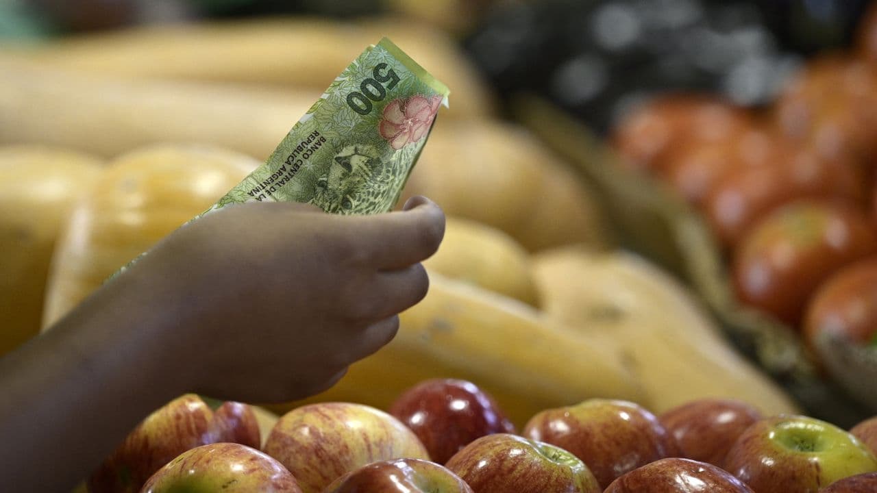 Inflasi Argentina Lampaui 100 Persen