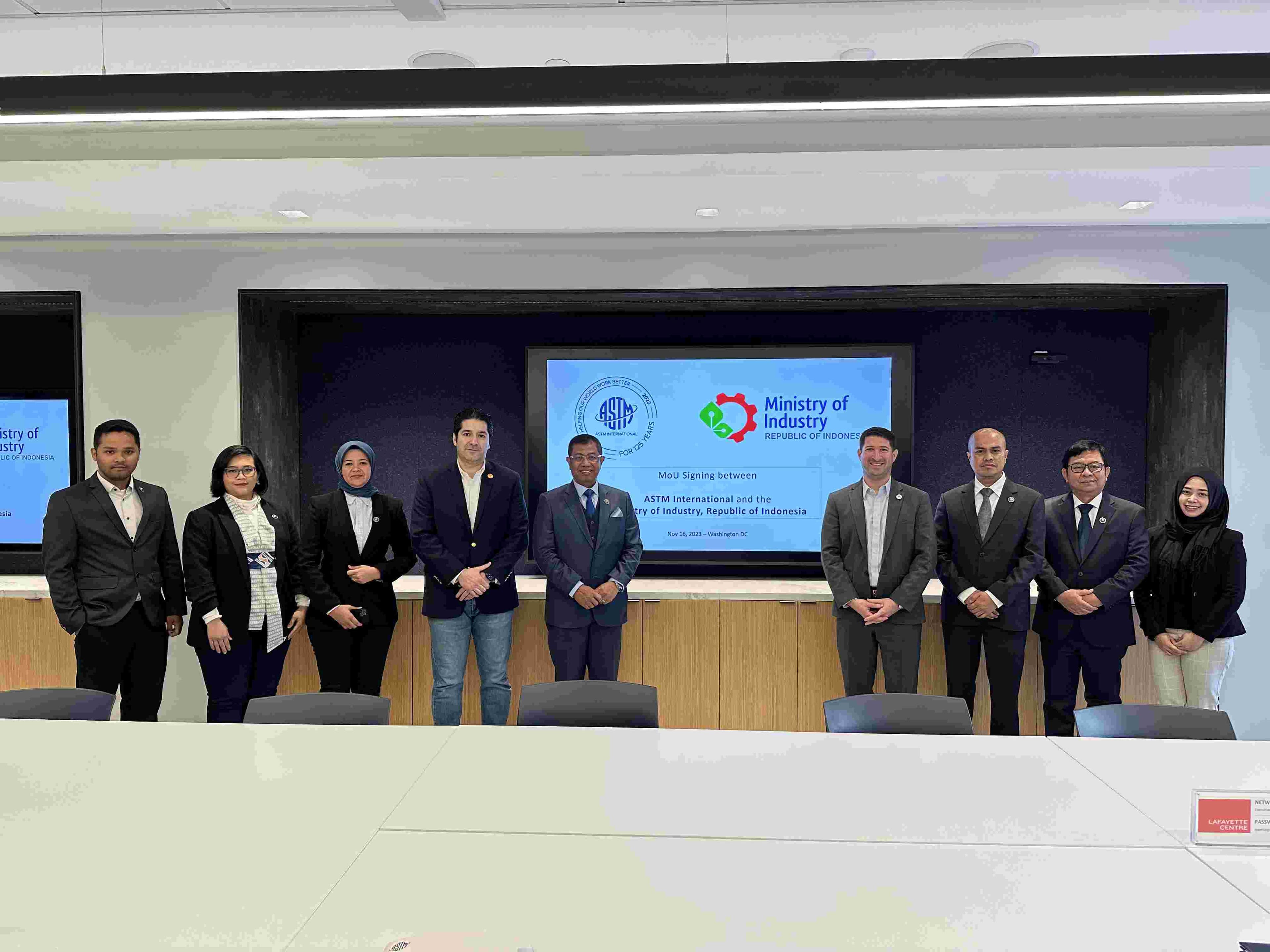 Menperin Minta Industri Farmasi Gunakan Bahan Baku yang Sesuai Regulasi