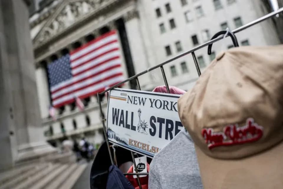Wall Street Lanjutkan Pelemahan