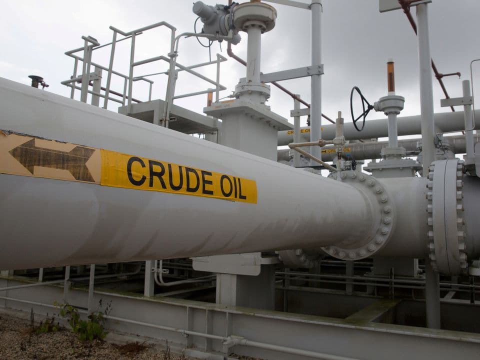 Harga Minyak WTI Naik, Brent Turun