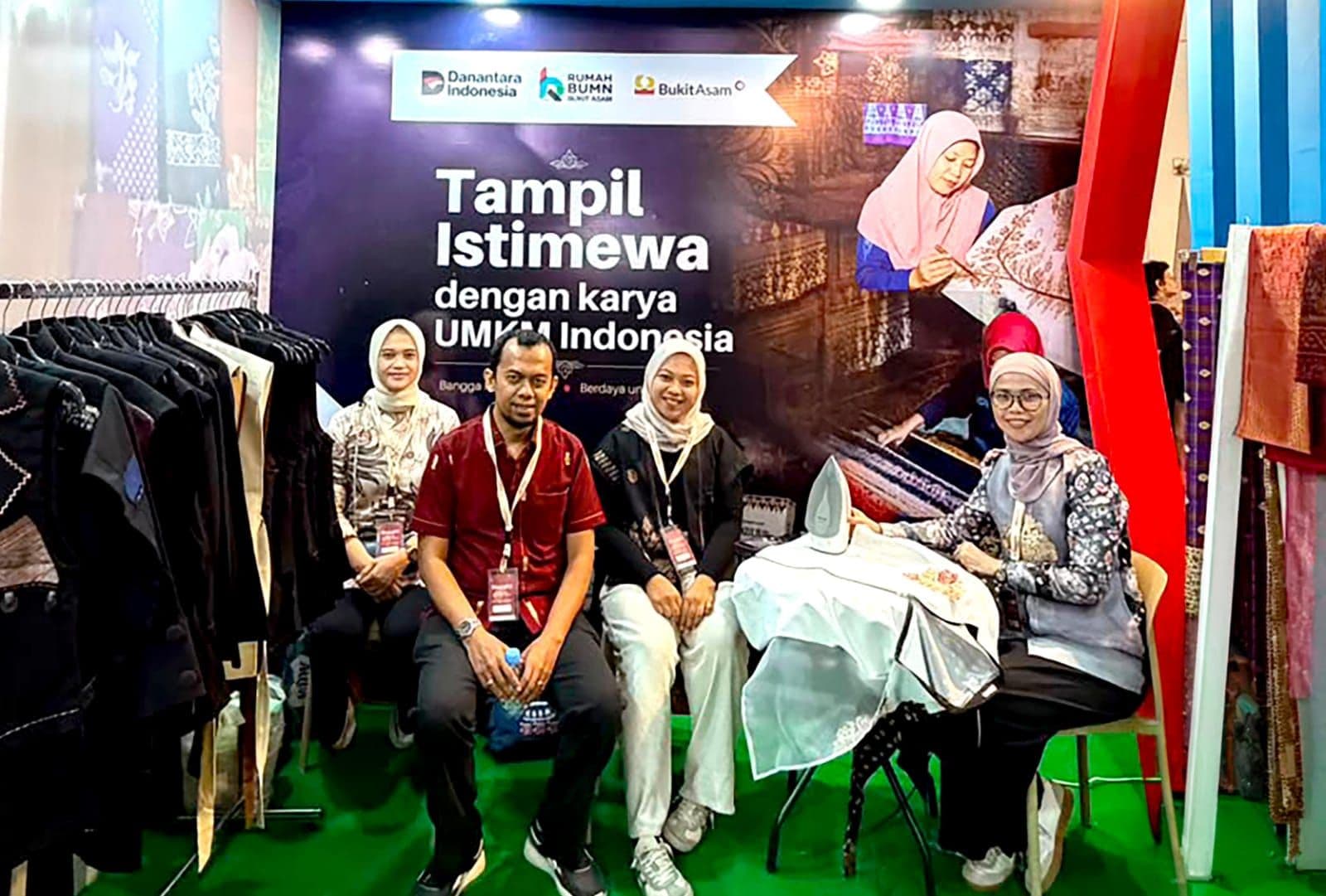 Perkuat Daya Saing UMKM Binaan, PTBA Partisipasi di INACRAFT Festival 2026