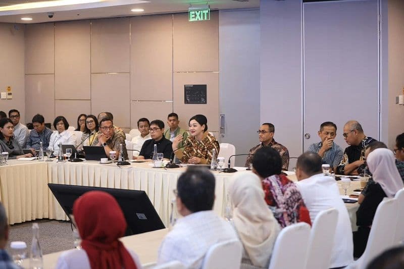OJK Gandeng Analis hingga Finfluencer, Perkuat Benteng Kepercayaan Pasar Modal