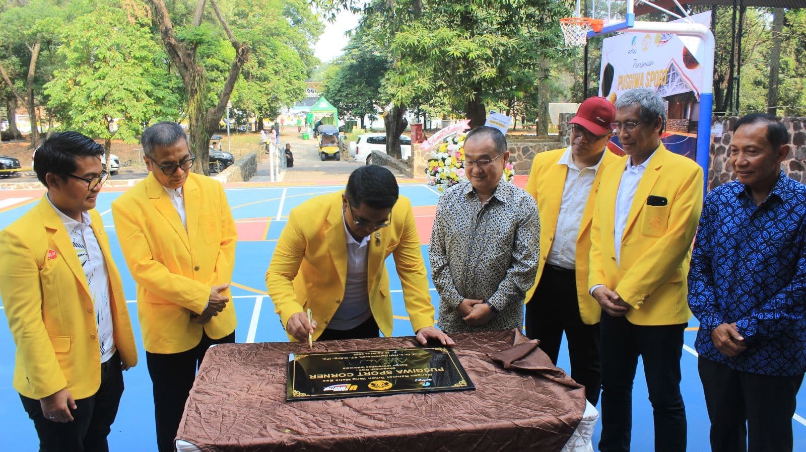 UI DAN PT.EDIGY DJAYA GLOBAL MERESMIKAN LAPANGAN PUSGIWA SPORT CORNER