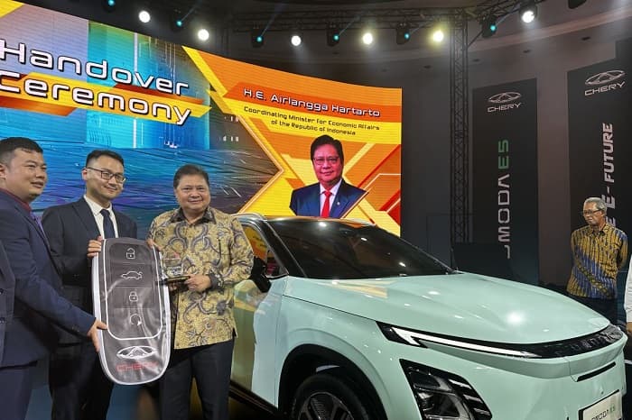 Menko Airlangga Targetkan 200 Ribu Mobil Listrik Laku Terjual Tiap Tahun