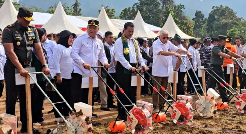 Tanam Jagung di Konawe, Mentan Ajak Petani Kembalikan Kejayaan Indonesia