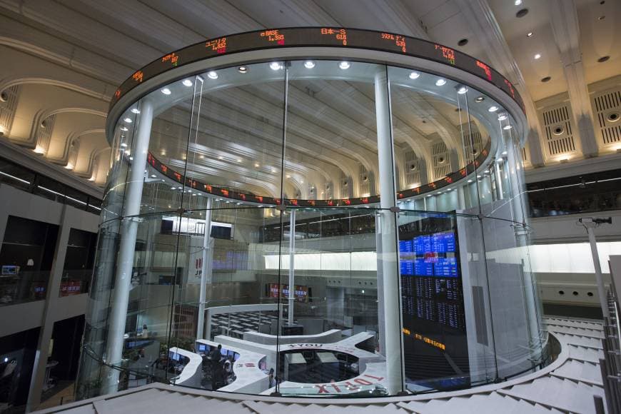Indeks Nikkei Merosot 1,58 Persen