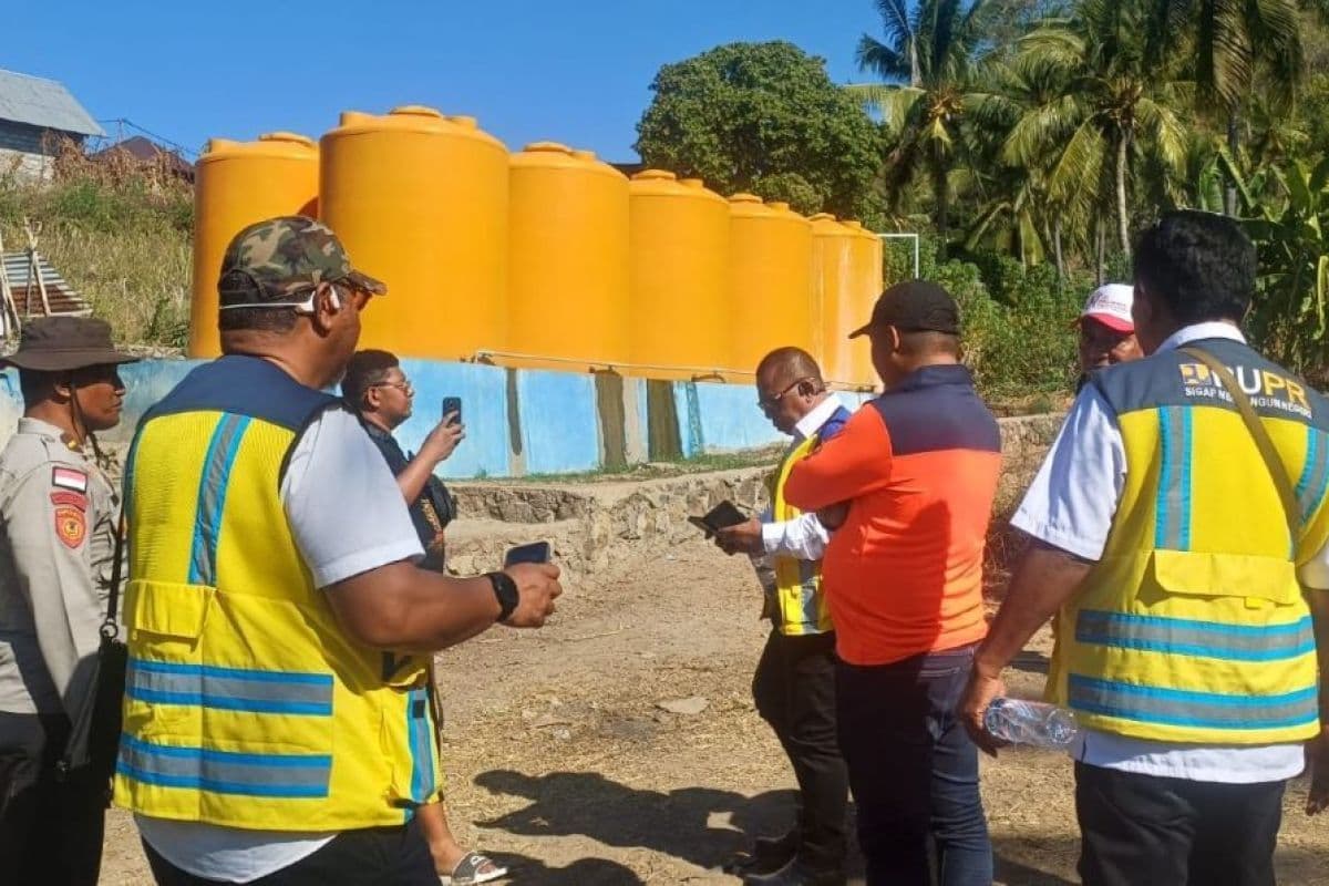 Kementerian PU Kirim 6 Ribu Liter Air Bersih Buat Warga Terdampak Gempa di Sikka