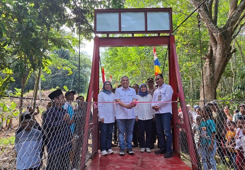 Gelar Aksi CSR HUT ke-47 Pasar Modal Indonesia: SRO Bangun Jembatan Pelosok Negeri di Lampung