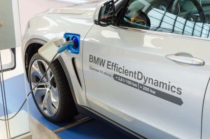 BMW Jual 100 Ribu Mobil Elektrik