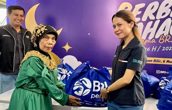 Aksi CSR: BRI Danareksa Sekuritas Salurkan 450 Paket Sembako Ke 8 Kota Seluruh Indonesia