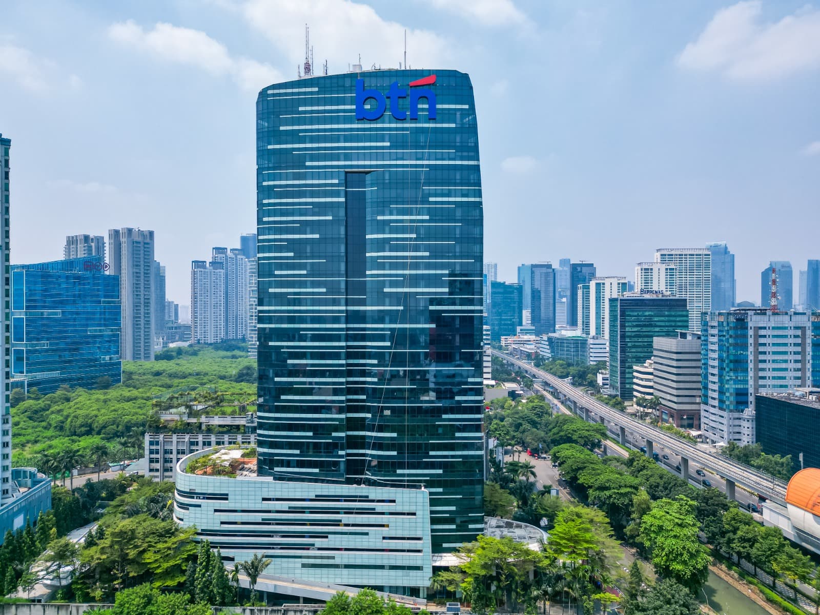 LinkedIn Dapuk BBTN Tempat Pengembangan Karier Top 3