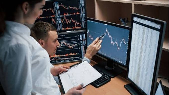 ANALIS MARKET (18/8/2026): Tren Bullish Jangka Pendek Masih Terjaga 