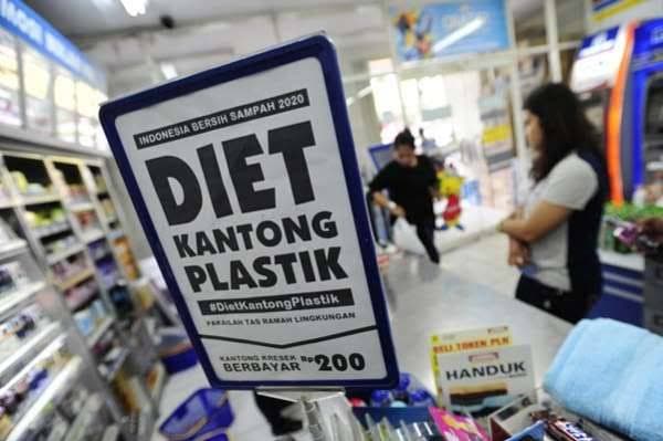 Pemerintah Tetapkan Tarif Cukai Plastik Rp200 per lembar, Bea Cukai : Itu Angka Moderat