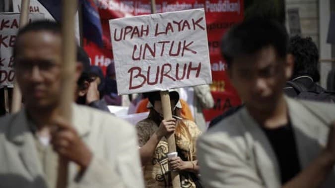 Demo ke Kemenaker, Buruh Tuntut Kenaikan Upah 15 Persen