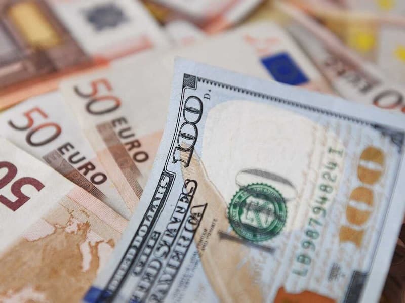 Dolar AS Terpengaruh Komentar “Hawkish" Pejabat The Fed