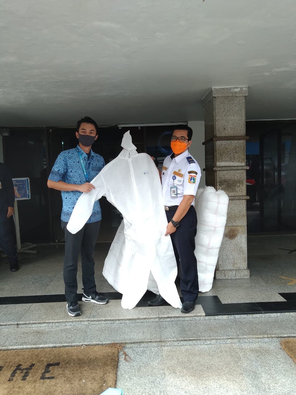Dukung Langkah Pemerintah Lawan COVID-19, BIRD Salurkan Bantuan APD