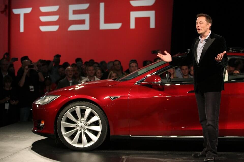 Meski Pendapatan Meningkat, Tesla Tetap Alami Kerugian