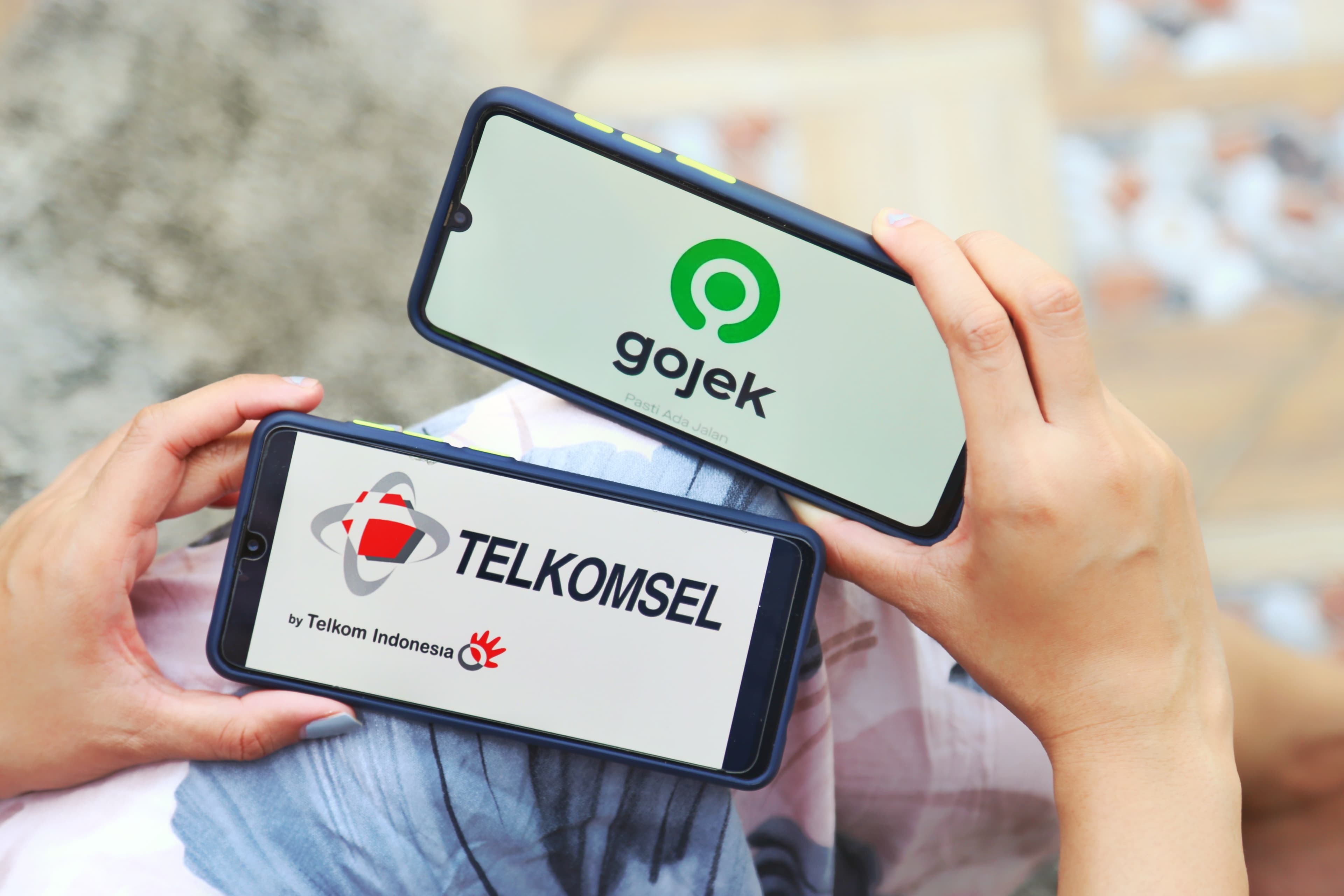 OJK Dinilai Lamban Tanggapi Dugaan Transaksi Benturan Kepentingan Telkomsel-GOTO
