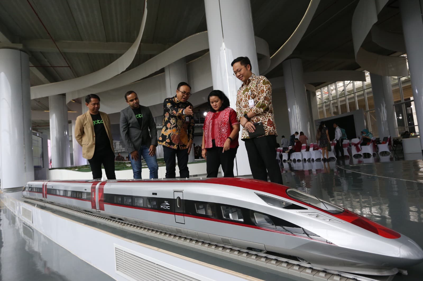 Kerja Sama dengan KCIC, GoTo Permudah Akses Masyarakat Jangkau Kereta Cepat Jakarta-Bandung