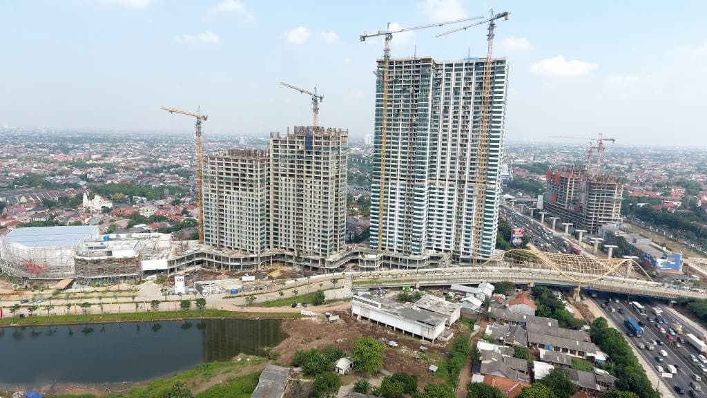 PPRO dan Aparat Tengah Evakuasi Pekerjanya di Grand Kamala Lagoon Bekasi