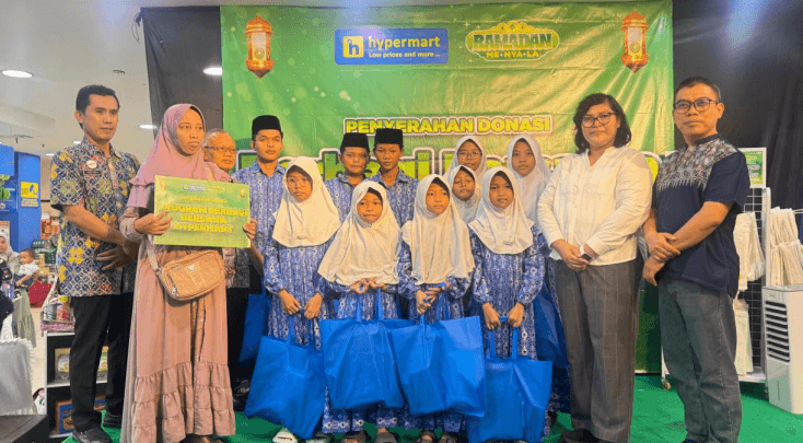 Hypermart Gelar Program CSR 'Hypermart Berbagi' Serentak di 10 Kota