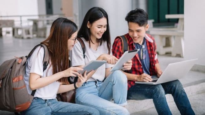 Generasi Muda Indonesia Makin Percaya Diri, Tapi Kesiapan AI dan Dunia Kerja Masih Jadi Tantangan
