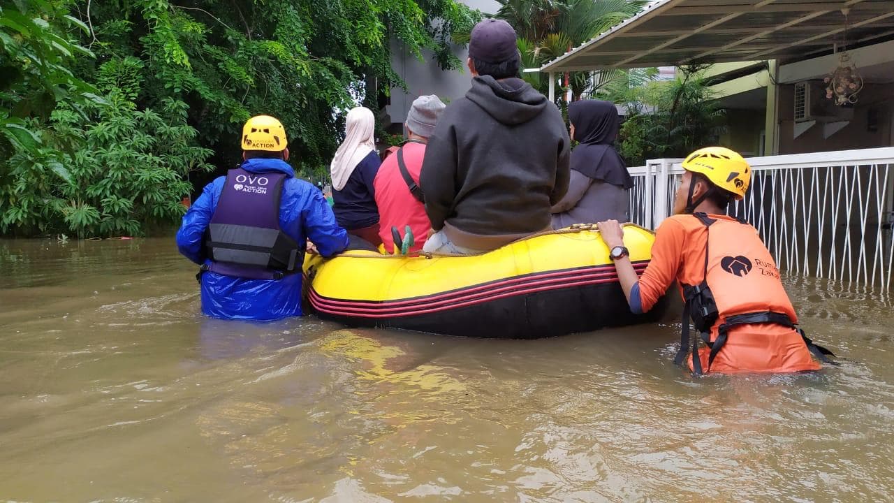 Didukung PMI dan Rumah Zakat, OVO Galang Crowdfunding untuk Korban Banjir Jabodetabek