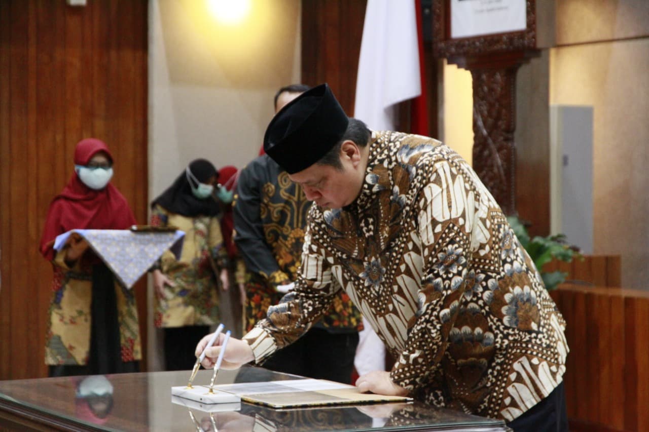 Menko Airlangga Lantik 13 Pejabat Pimpinan Tinggi Madya-Eselon I