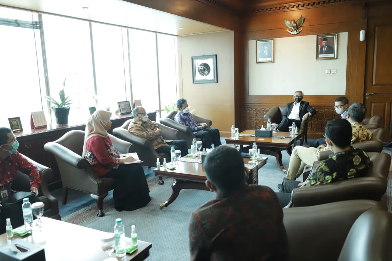 OJK dan Hipmi Kolaborasi Bangkitkan Dunia Usaha