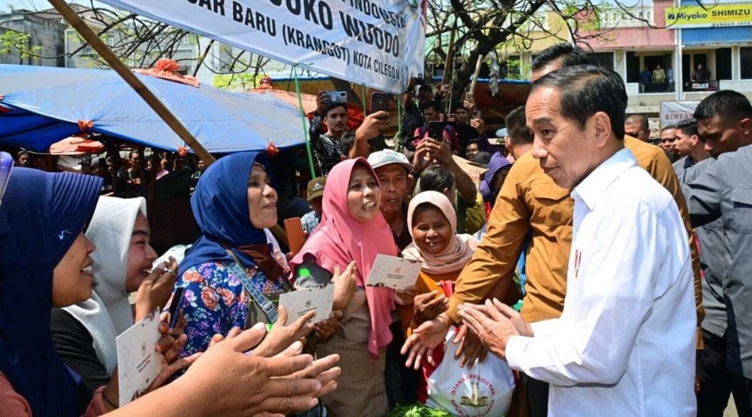 Presiden Jokowi Tinjau Aktifitas Perdagangan di Pasar Kranggot Cilegon