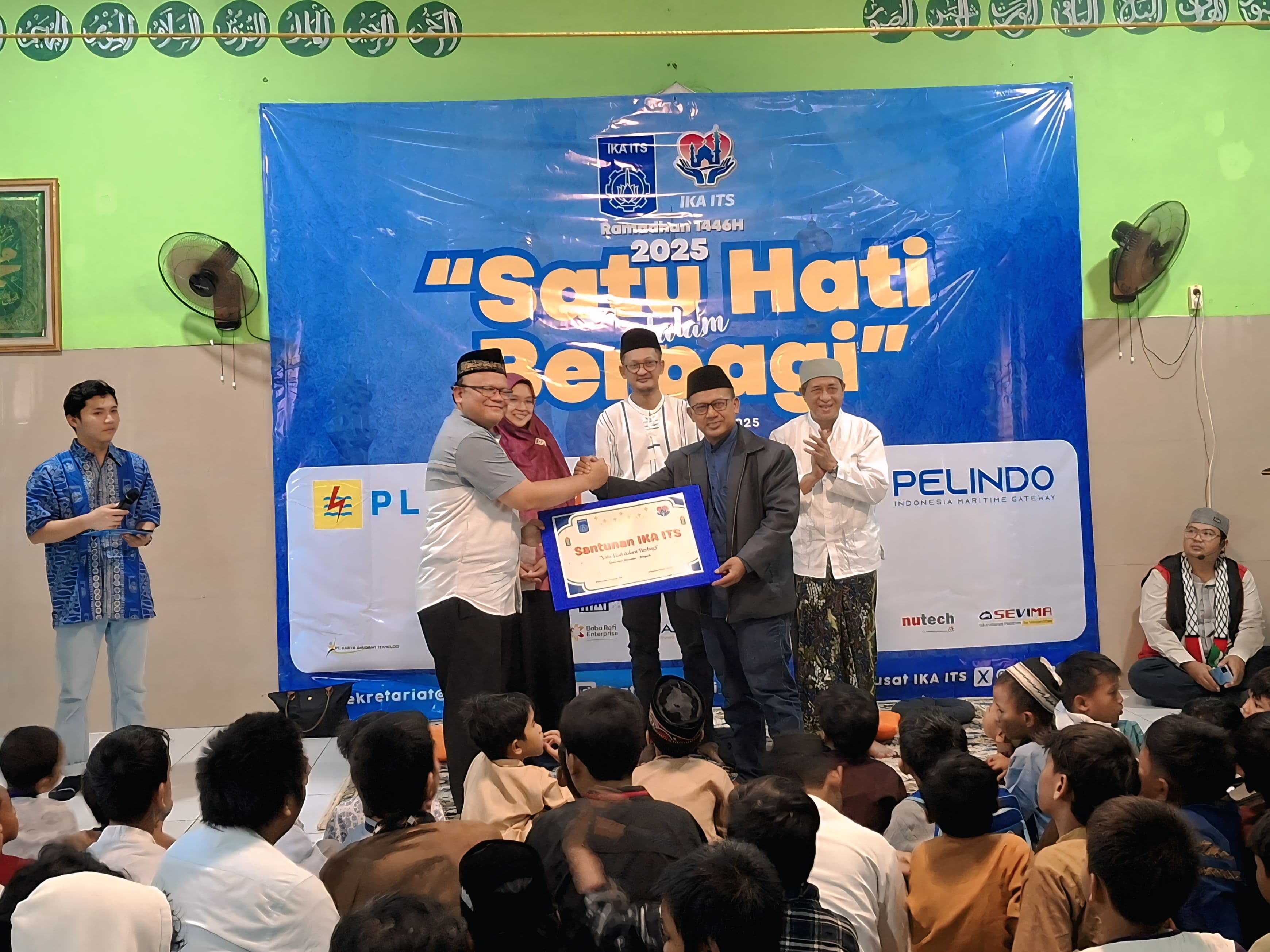 Ikatan Alumni ITS Gelar Buka Puasa Bersama dengan Anak Kaum Marjinal