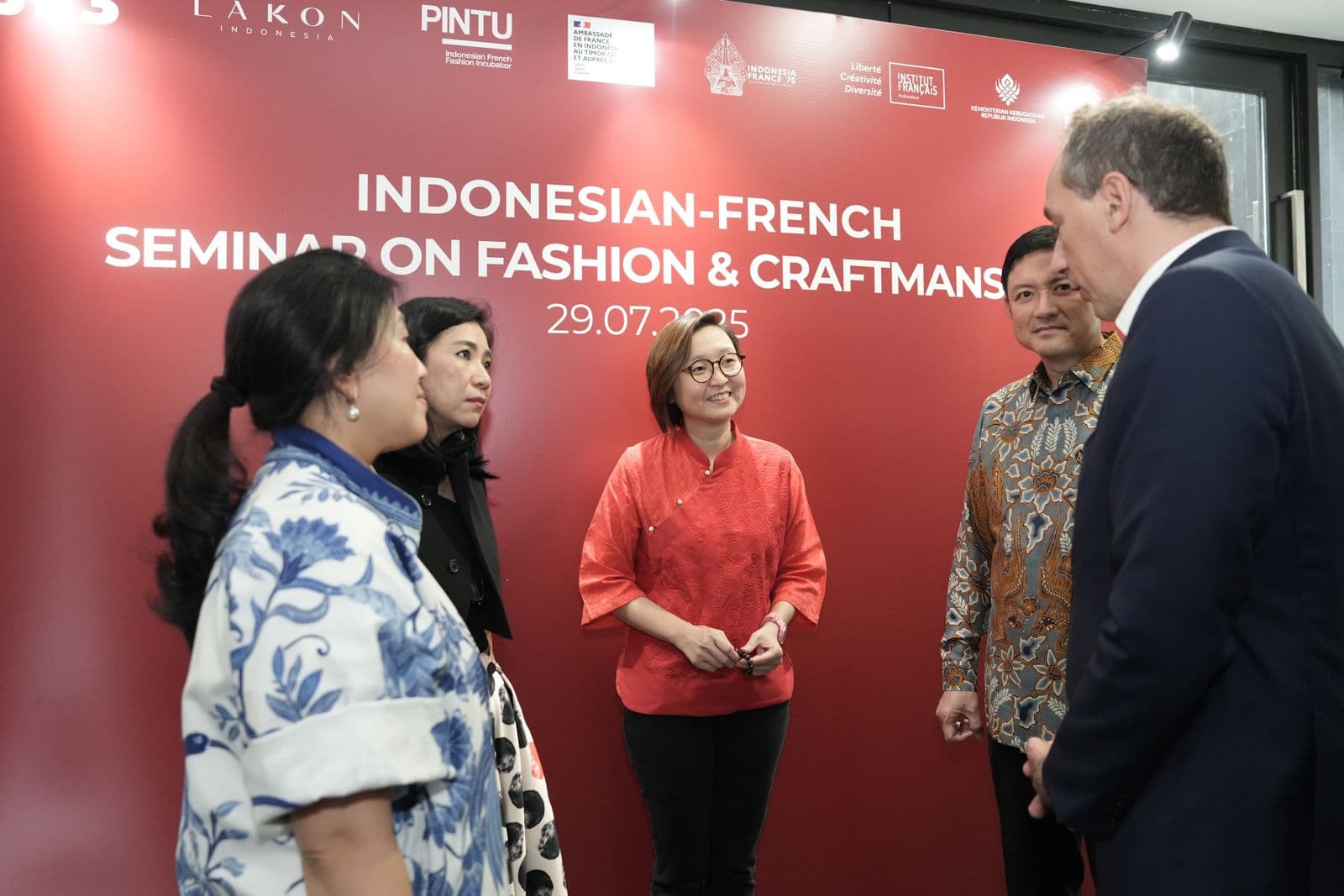Bersama Prancis, Indonesia Kuatkan Fesyen dan Kriya ke Panggung Dunia