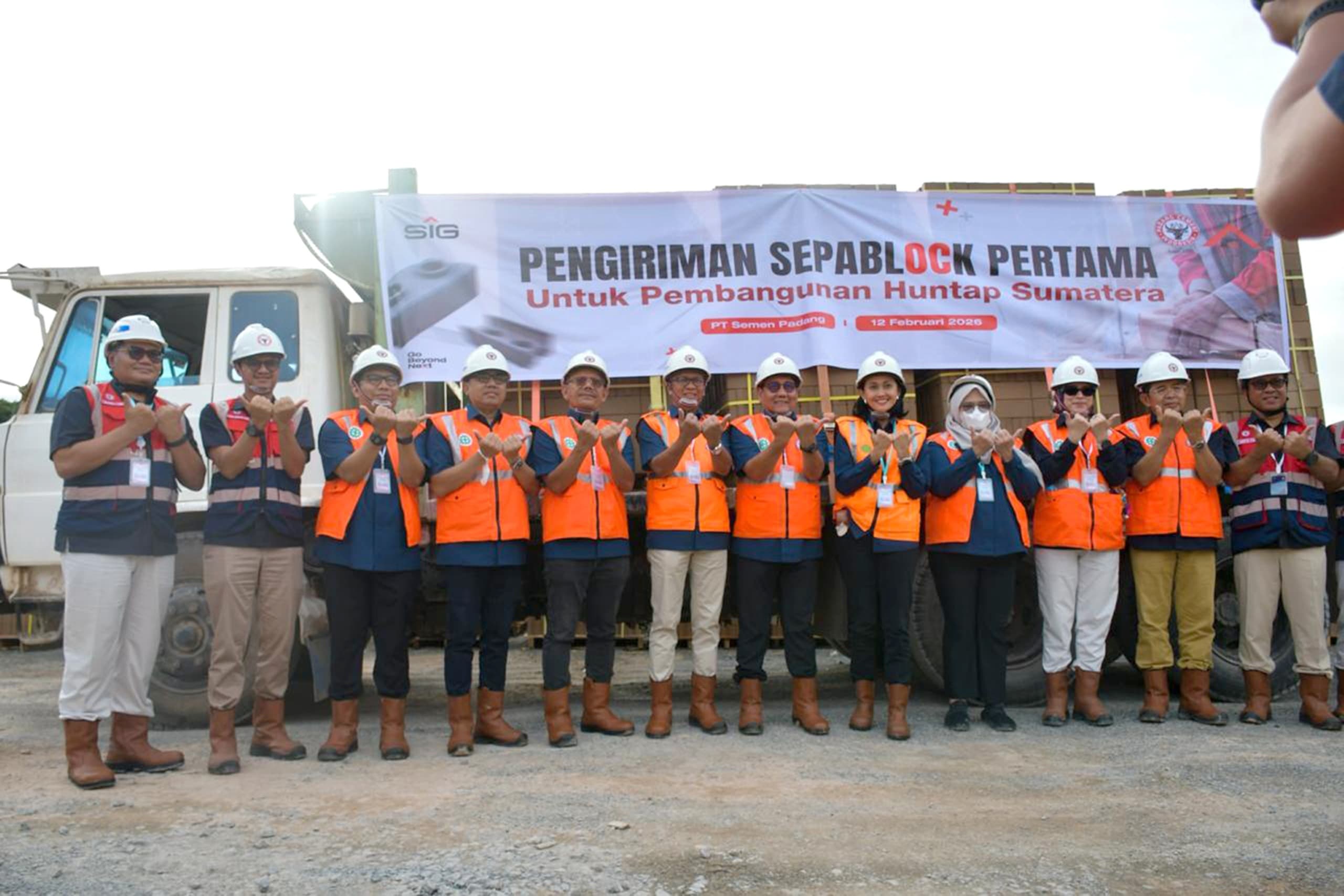 Lewat Semen Padang, SIG Kirim 36.000 Bata Interlock untuk Bangun Huntap di Sumbar