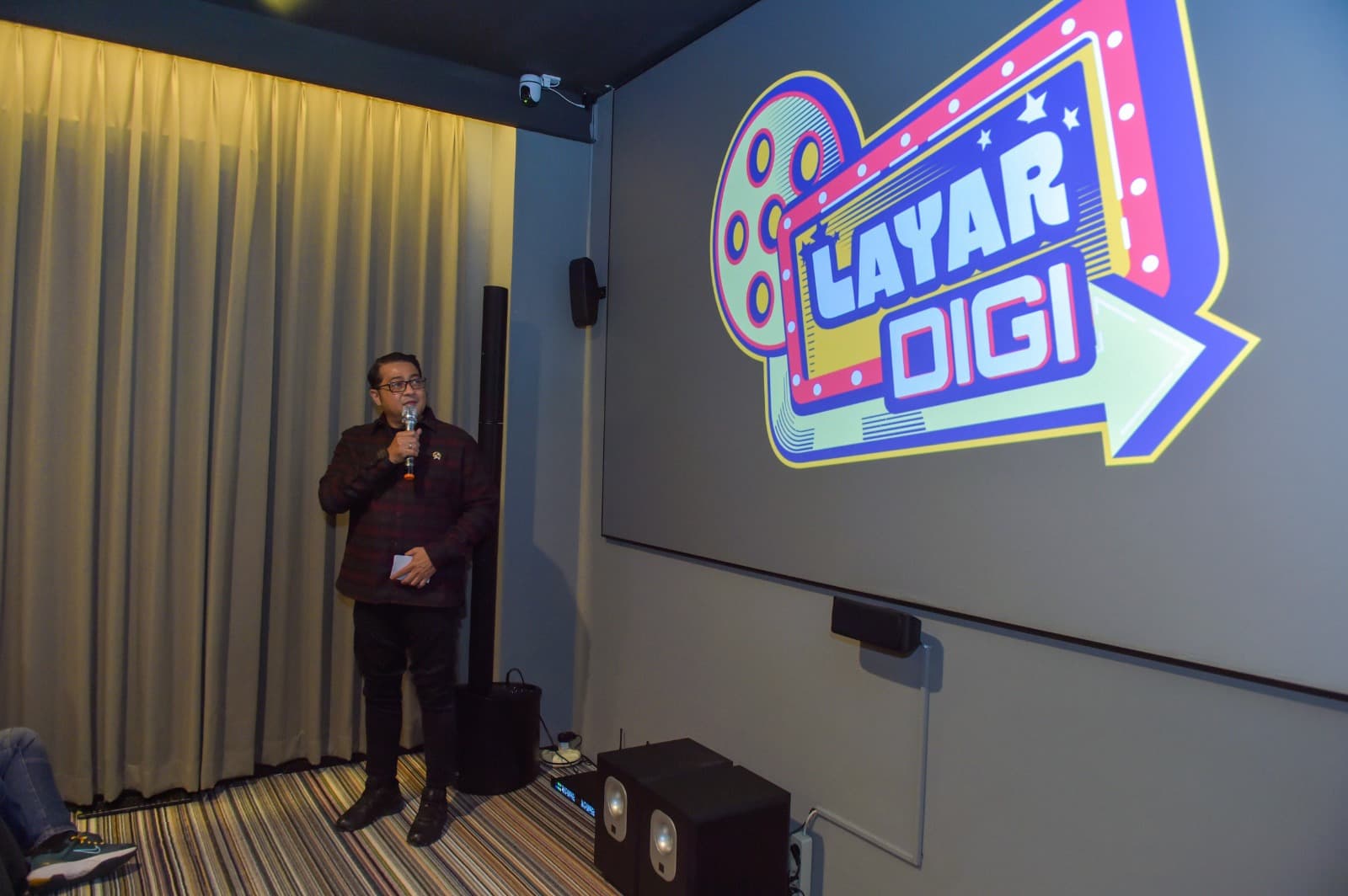 Menteri Ekraf Dukung Layar Digi Bangun Mini Bioskop di Minimarket