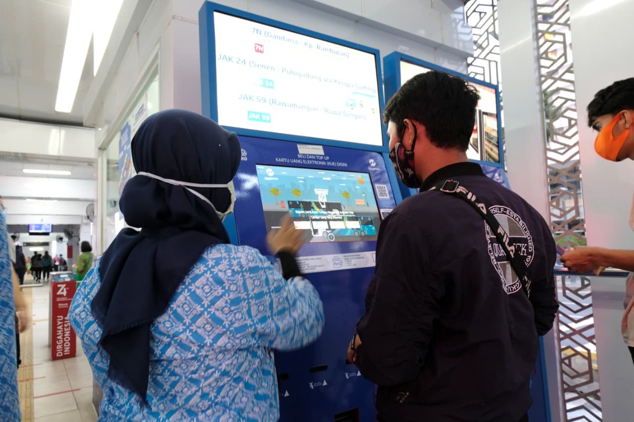 Transjakarta Gandeng MDD serta DMMX Sediakan Kios Tiket Digital dan Layanan Iklan Berbasis Cloud KasirKu di halte