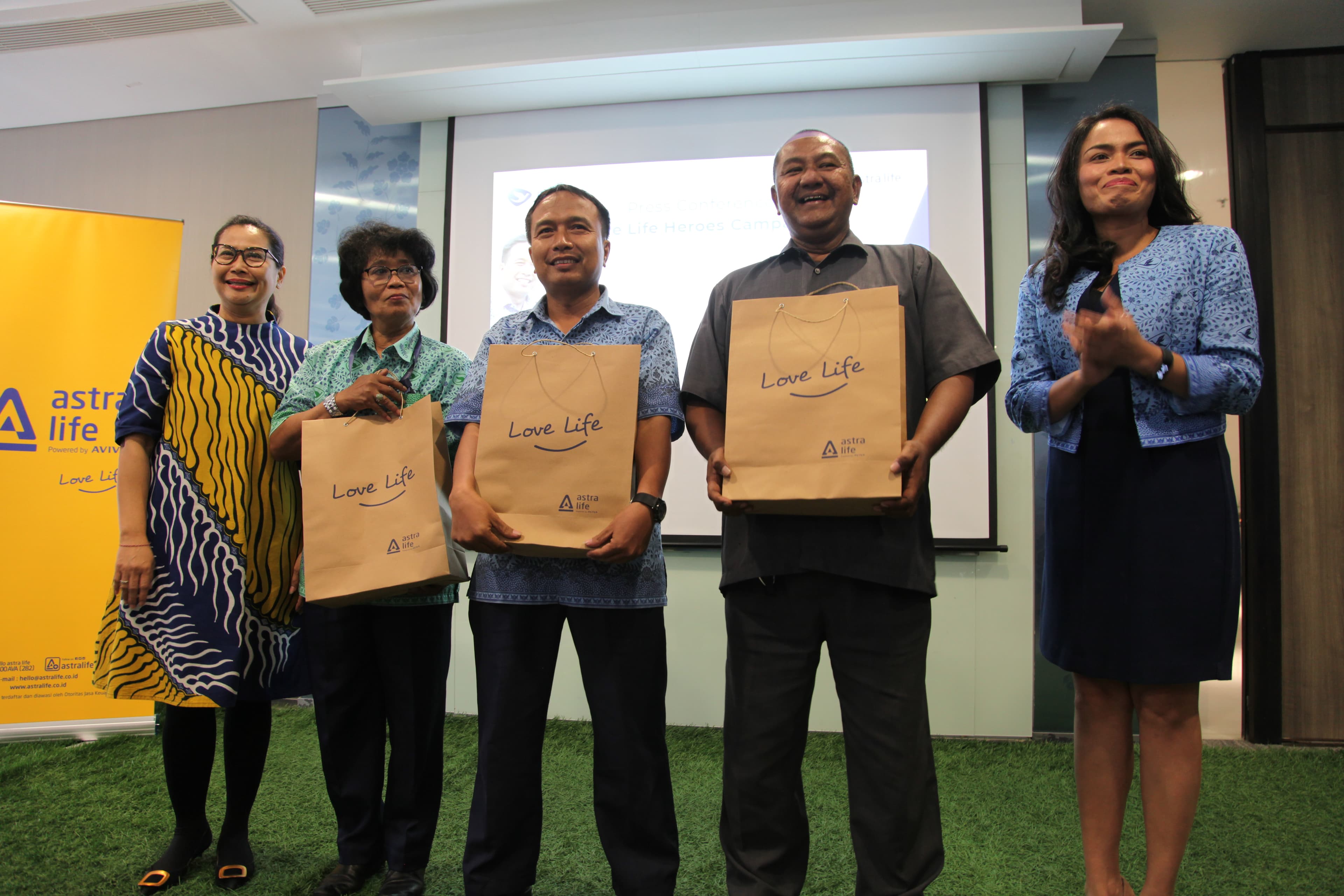 BIRD dan Astra Life Beri Apresiasi untuk Pengemudi Blue Bird