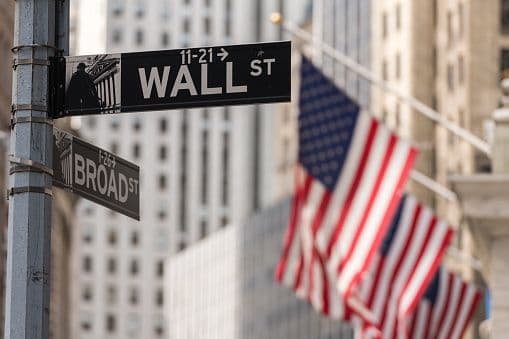 Wall Street Menguat, Indeks S&P 500 dan Komposit Nasdaq Rekor