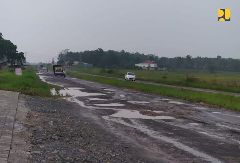 Menteri PUPR Targetkan Jalan Rusak di Lampung Diperbaiki Bulan Depan