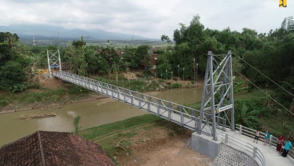 Dari 2015 Hingga 2021, Kementerian PUPR Telah Bangun Sebanyak 410 Jembatan Gantung