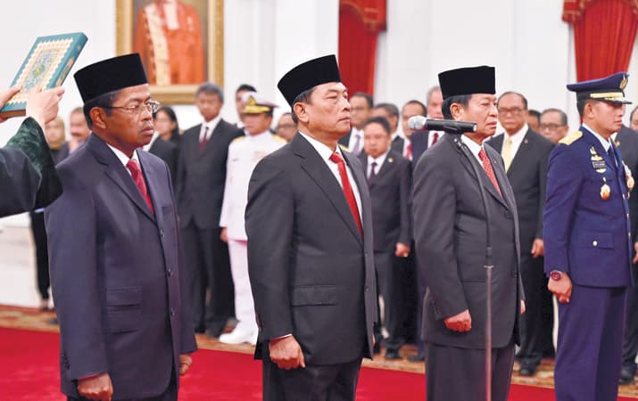 Jokowi Rombak Empat Pejabat Tinggi