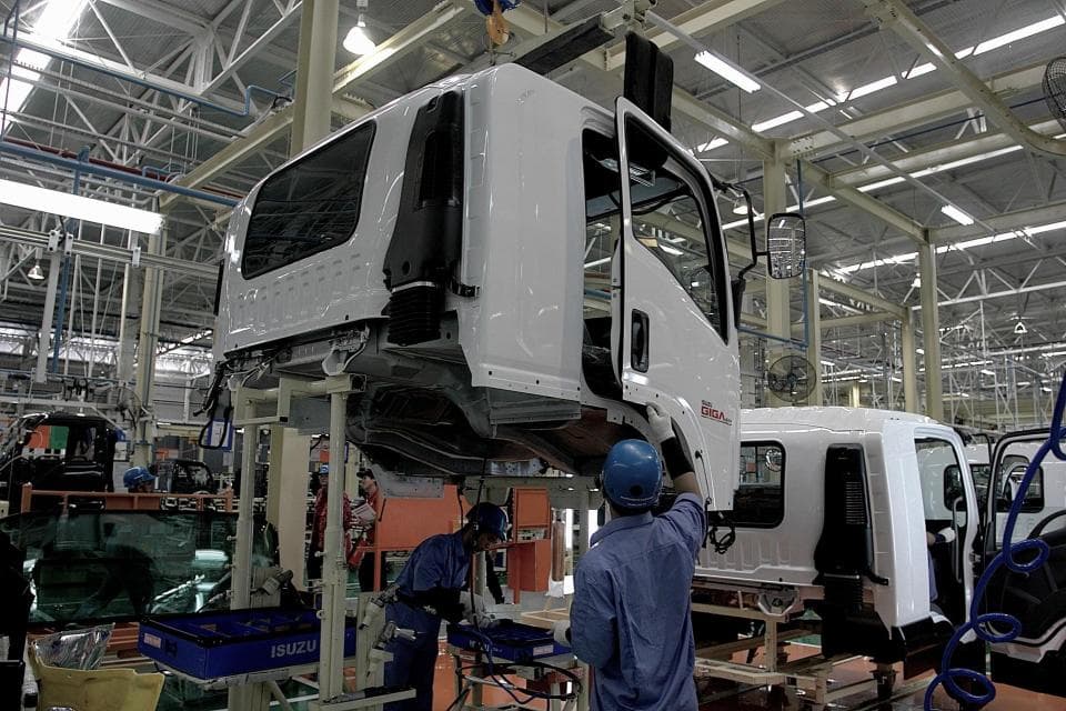 Menko Luhut Dorong Investasi Asing Di Kawasan Industri Karawang