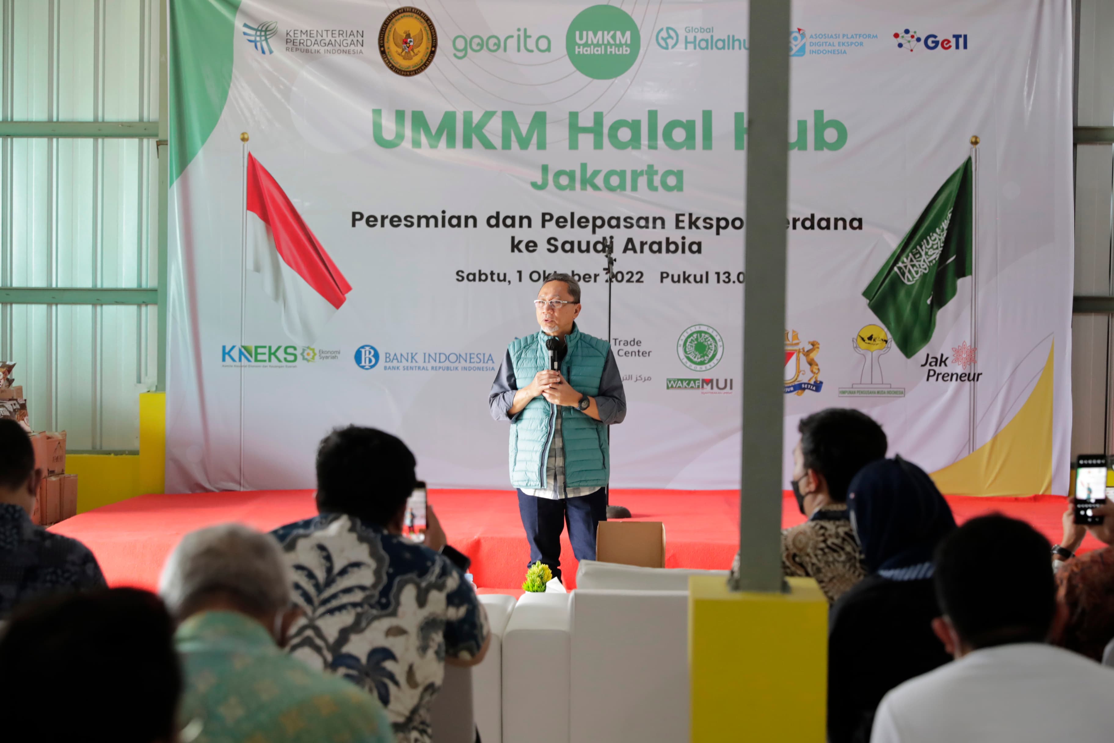 Dukung UMKM Halal Hub, Mendag Lepas Ekspor Senilai USD1 Juta ke Arab Saudi